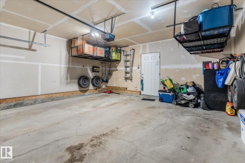 802 Mcleod Avenue, Spruce Grove, AB - Indoor Photo Showing Garage