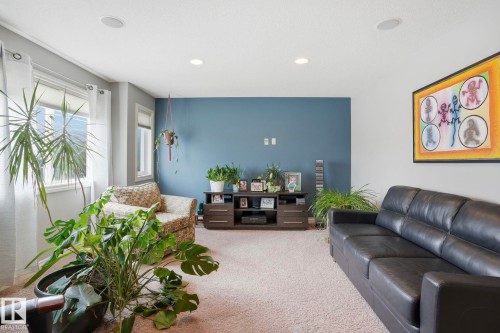 10 Verona Crescent, Spruce Grove, AB - Indoor Photo Showing Living Room