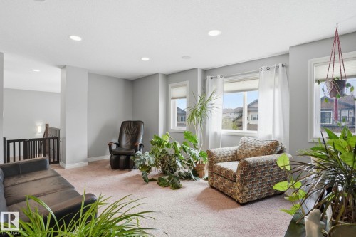 10 Verona Crescent, Spruce Grove, AB - Indoor Photo Showing Living Room