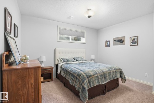 10 Verona Crescent, Spruce Grove, AB - Indoor Photo Showing Bedroom