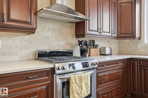 10 Verona Crescent, Spruce Grove, AB - Indoor Photo Showing Kitchen