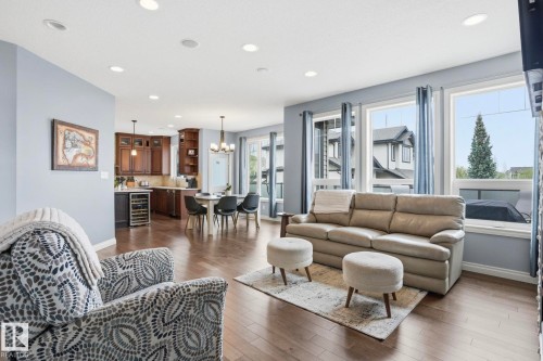 10 Verona Crescent, Spruce Grove, AB - Indoor Photo Showing Living Room