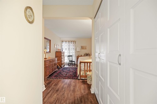 1 14824 45 Avenue, Edmonton, AB - Indoor Photo Showing Other Room