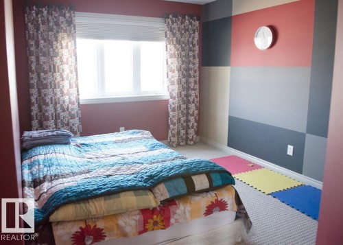 6162 Maynard Crescent Nw, Edmonton, AB - Indoor Photo Showing Bedroom
