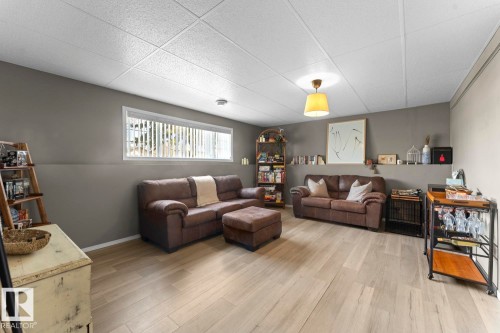 4813 50 Avenue, Cold Lake, AB - Indoor