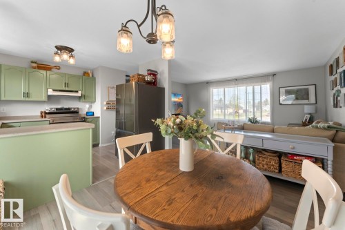 4813 50 Avenue, Cold Lake, AB - Indoor Photo Showing Dining Room