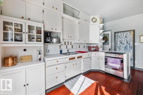 4802 50 Street, Andrew, AB - Indoor Photo Showing Kitchen With Double Sink