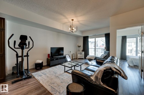 407 10303 111 Street, Edmonton, AB - Indoor Photo Showing Living Room