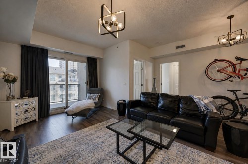 407 10303 111 Street, Edmonton, AB - Indoor Photo Showing Living Room