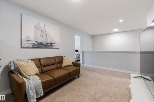 4853 Kinney Road, Edmonton, AB - Indoor