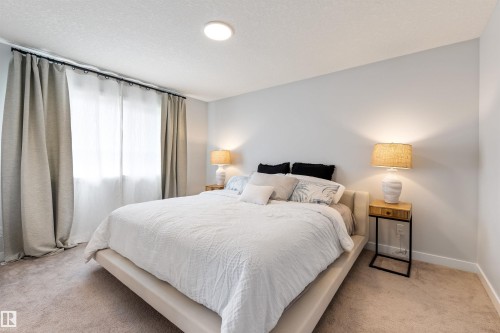 4853 Kinney Road, Edmonton, AB - Indoor Photo Showing Bedroom