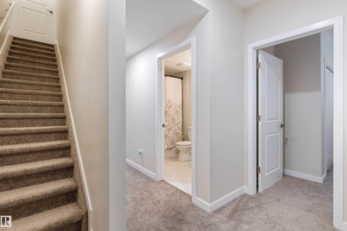 4853 Kinney Road, Edmonton, AB - Indoor Photo Showing Other Room
