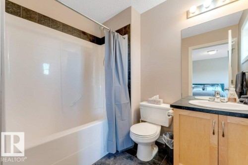 1523 Rutherford Road, Edmonton, AB - Indoor Photo Showing Bathroom