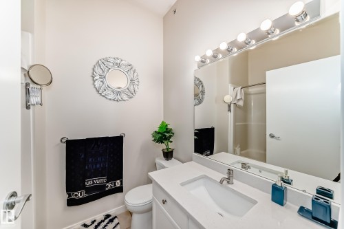 424 4312 139 Avenue, Edmonton, AB - Indoor Photo Showing Bathroom