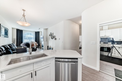 424 4312 139 Avenue, Edmonton, AB - Indoor Photo Showing Kitchen