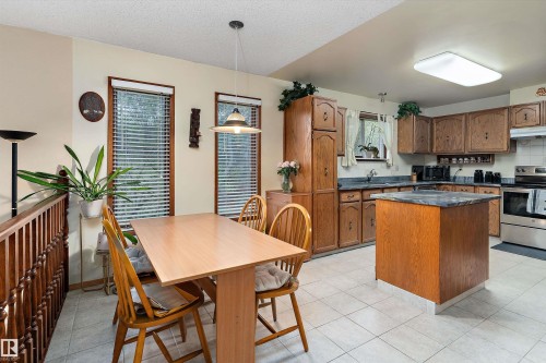 1863 104 Street, Edmonton, AB - Indoor