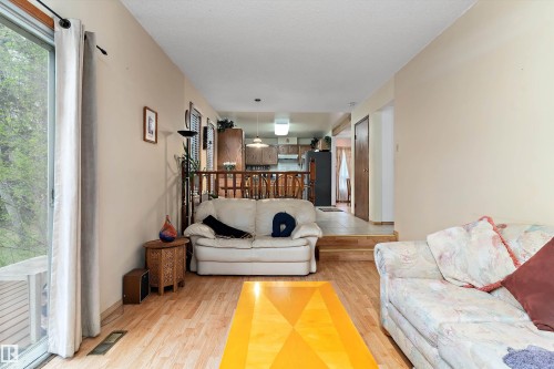1863 104 Street, Edmonton, AB - Indoor Photo Showing Living Room