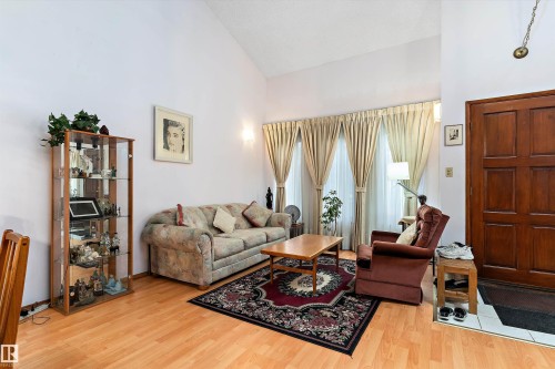 1863 104 Street, Edmonton, AB - Indoor Photo Showing Living Room