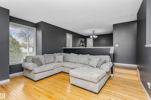 4708 45 Street, Gibbons, AB - Indoor Photo Showing Living Room