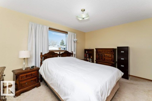 6719 31A Avenue, Edmonton, AB - Indoor Photo Showing Bedroom