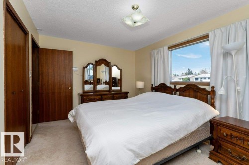 6719 31A Avenue, Edmonton, AB - Indoor Photo Showing Bedroom