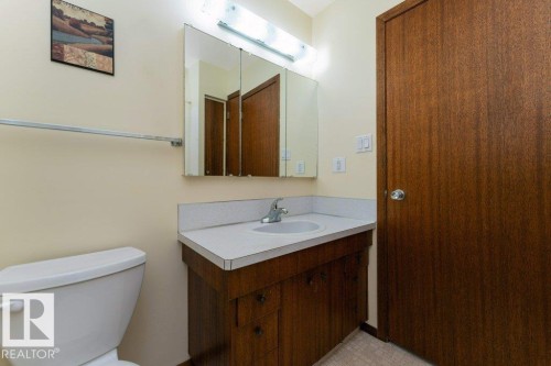 6719 31A Avenue, Edmonton, AB - Indoor Photo Showing Bathroom