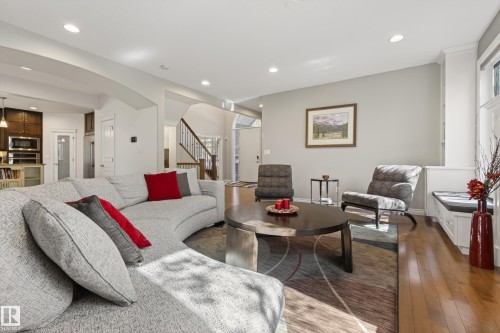 11523 80 Avenue, Edmonton, AB - Indoor Photo Showing Living Room