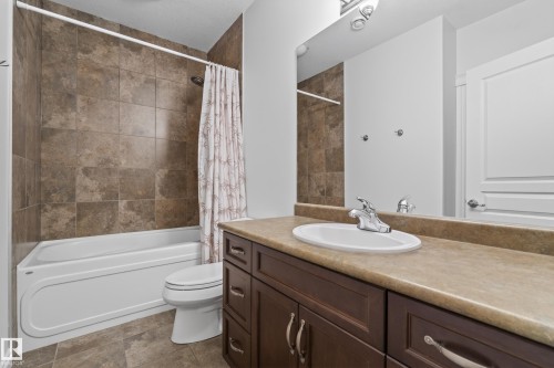 11523 80 Avenue, Edmonton, AB - Indoor Photo Showing Bathroom