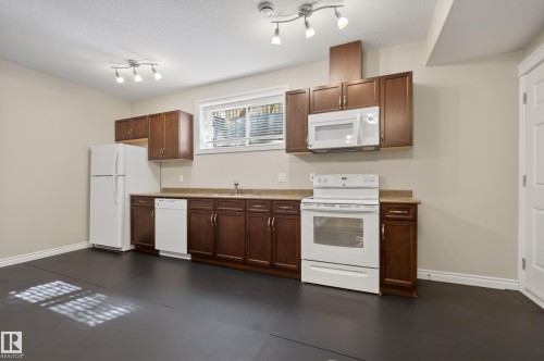11523 80 Avenue, Edmonton, AB - Indoor Photo Showing Kitchen