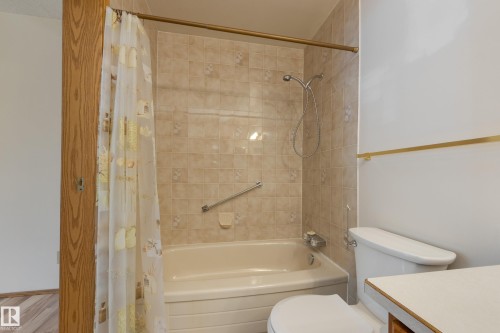 17310 Callingwood Road, Edmonton, AB - Indoor Photo Showing Bathroom