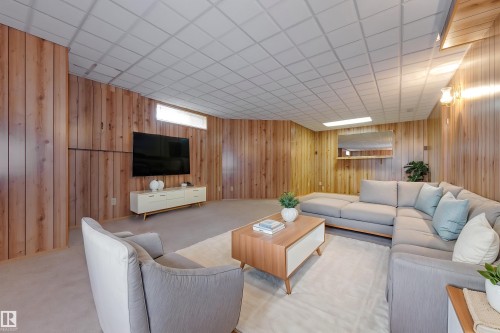17310 Callingwood Road, Edmonton, AB - Indoor Photo Showing Other Room