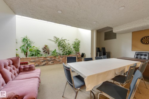 17310 Callingwood Road, Edmonton, AB - Indoor