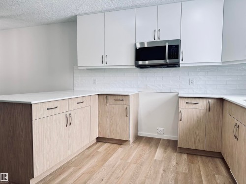 4843 115 Avenue, Edmonton, AB - Indoor Photo Showing Kitchen