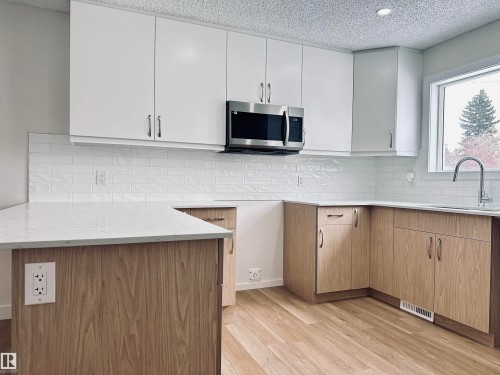 4843 115 Avenue, Edmonton, AB - Indoor Photo Showing Kitchen