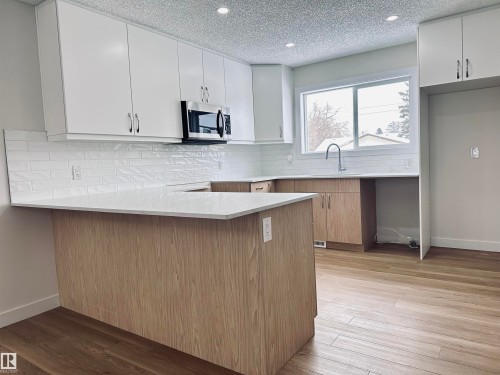 4843 115 Avenue, Edmonton, AB - Indoor Photo Showing Kitchen