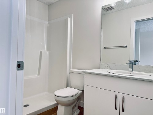 4843 115 Avenue, Edmonton, AB - Indoor Photo Showing Bathroom