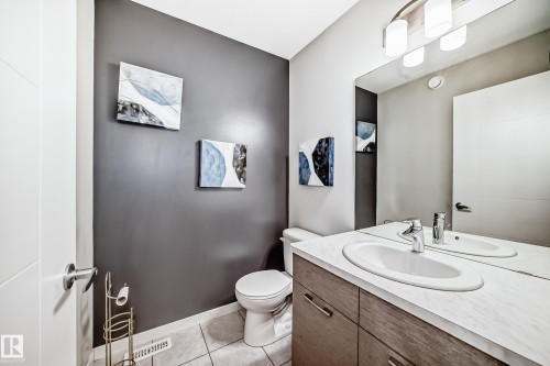 4404 6 Street, Edmonton, AB - Indoor Photo Showing Bathroom