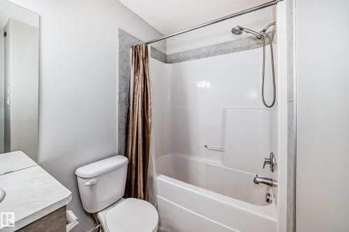 4404 6 Street, Edmonton, AB - Indoor Photo Showing Bathroom
