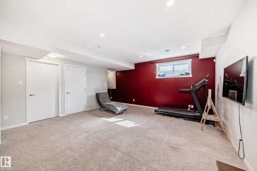 4404 6 Street, Edmonton, AB - Indoor