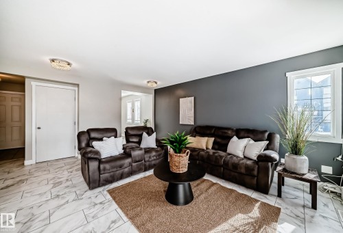 4404 6 Street, Edmonton, AB - Indoor Photo Showing Living Room