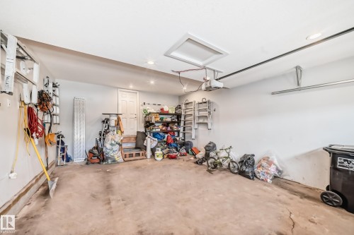 4404 6 Street, Edmonton, AB - Indoor Photo Showing Garage