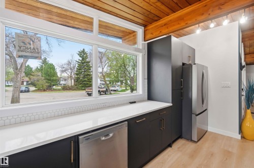 14627 60 Street, Edmonton, AB - Indoor Photo Showing Kitchen