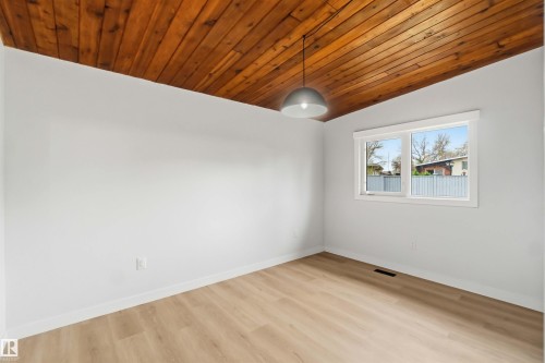 14627 60 Street, Edmonton, AB - Indoor Photo Showing Other Room
