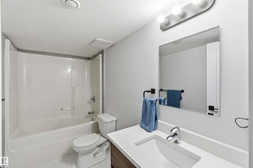 14627 60 Street, Edmonton, AB - Indoor Photo Showing Bathroom