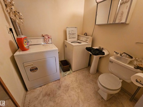 10438 147 Street, Edmonton, AB - Indoor Photo Showing Laundry Room