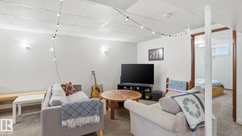 10651 61 Street, Edmonton, AB - Indoor