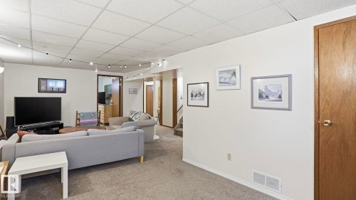 10651 61 Street, Edmonton, AB - Indoor