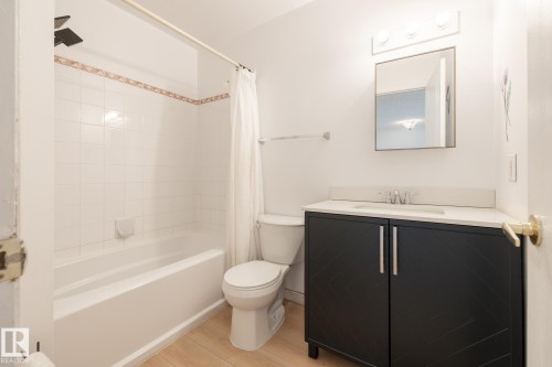 303 10620 104 Street, Edmonton, AB - Indoor Photo Showing Bathroom