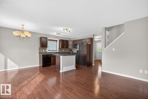 55 Keystone Crescent, Leduc, AB - Indoor Photo Showing Kitchen