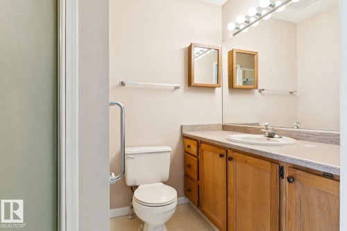 303 Twin Brooks Drive, Edmonton, AB - Indoor Photo Showing Bathroom
